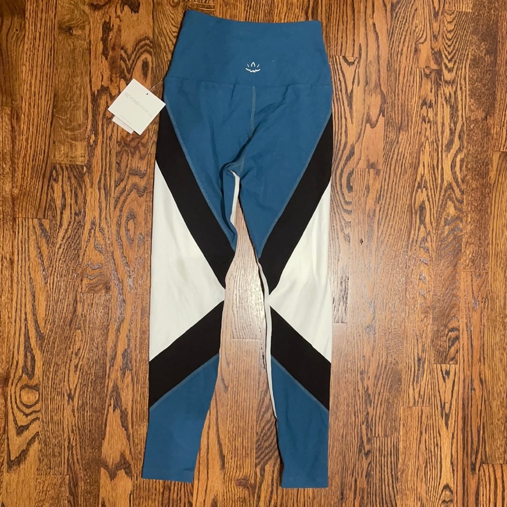 Color block Beyond Yoga tights